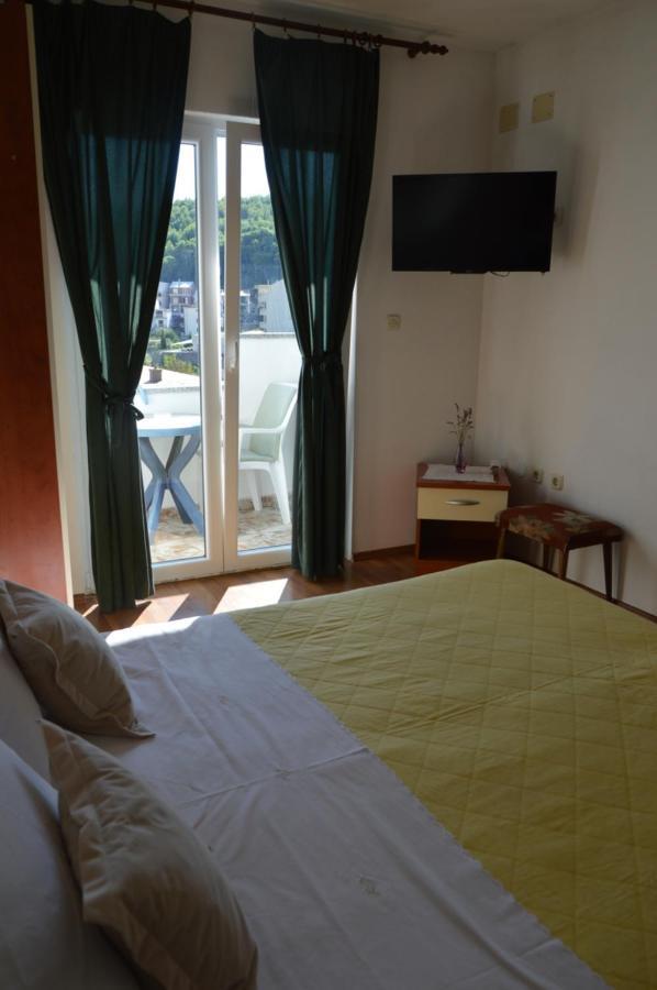 Apartman Mare Drvenik  Esterno foto